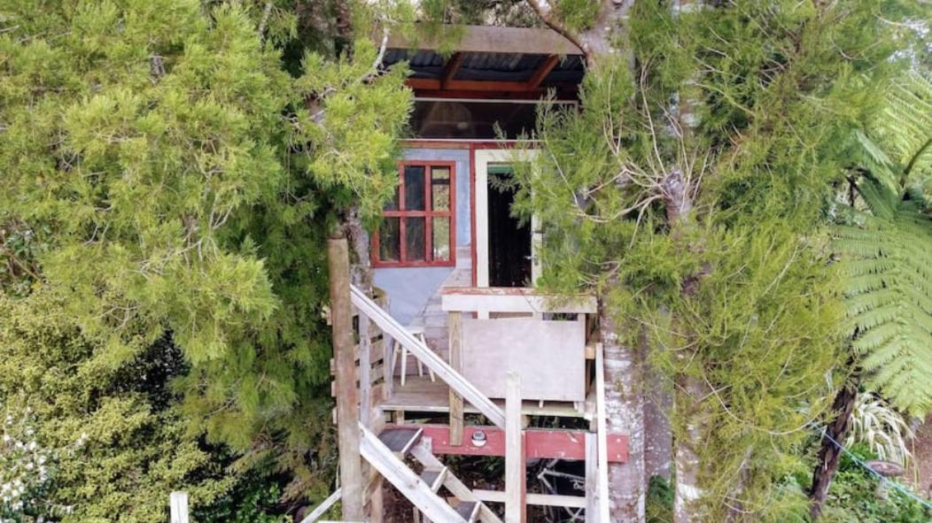 The Treehut At The Rabbithole, Upper Hutt Hotel Akatarawa Exterior photo