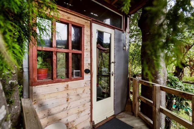 The Treehut At The Rabbithole, Upper Hutt Hotel Akatarawa Exterior photo
